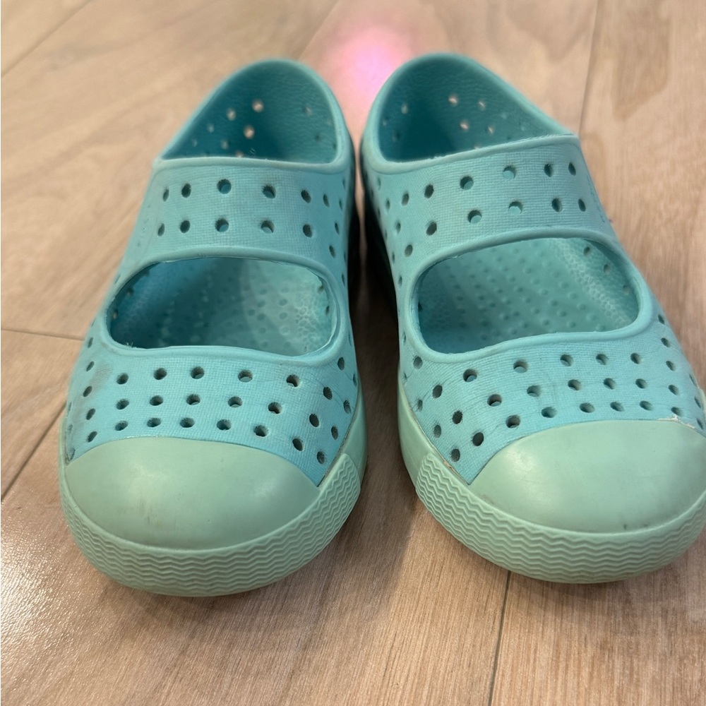 Native mary-jane slip on shoes C9